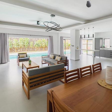 Spacious 4 Bedrooms Villa With Infinity Pool Grand Baie Exterior foto